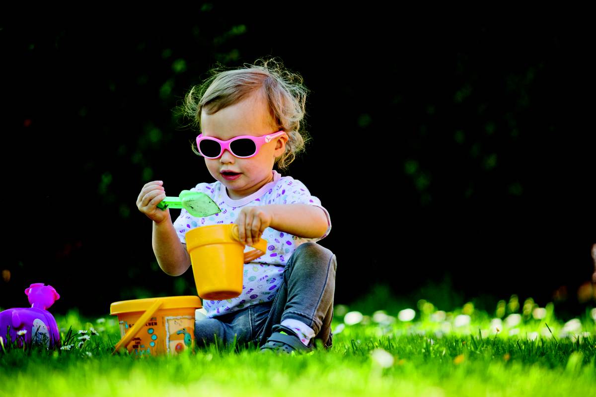 Comment bien choisir ses lunettes de soleil pour bébé ? - Blog Lunettes
